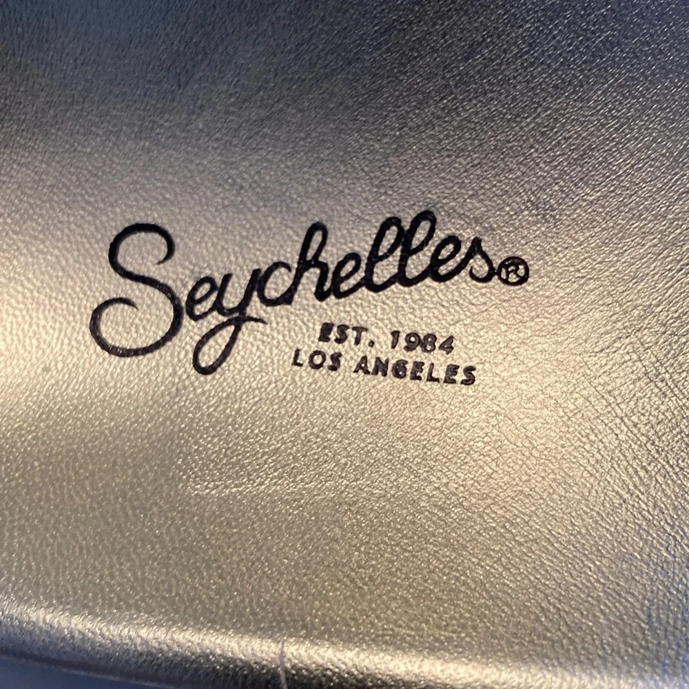 NWOT Seychelles Metallic Gold Leather Crisscross Slides - Picture 2 of 5